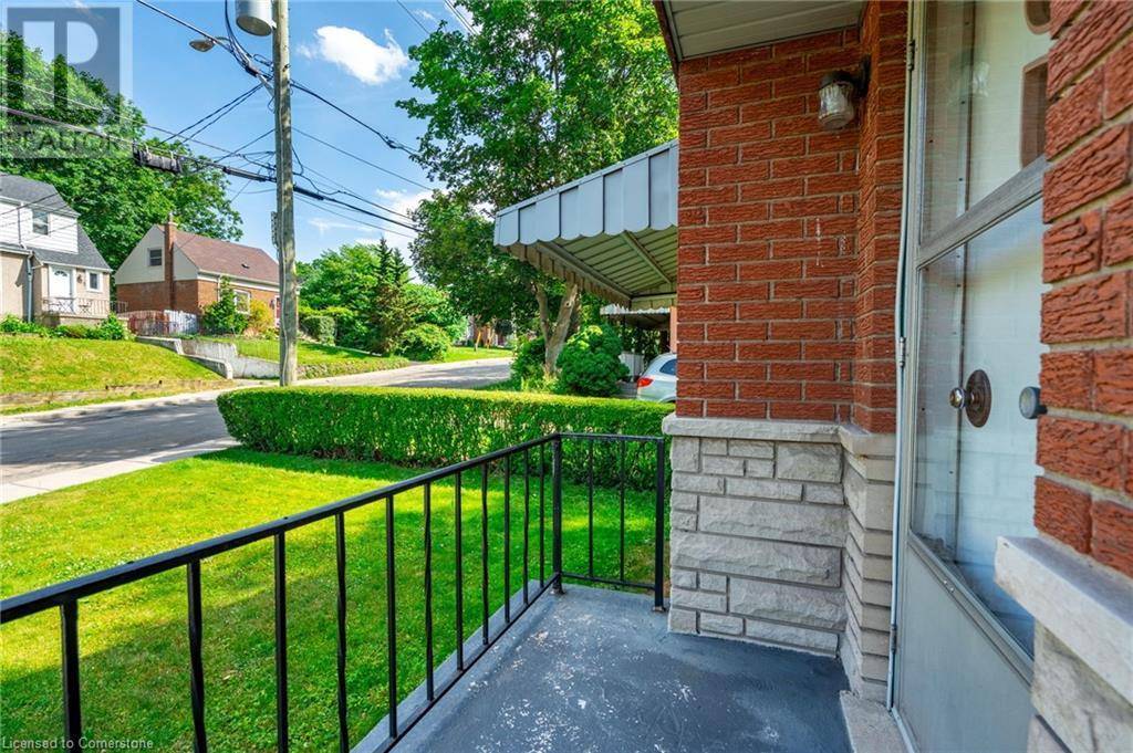 Hamilton, ON L8S2V1,218 BOWMAN Street