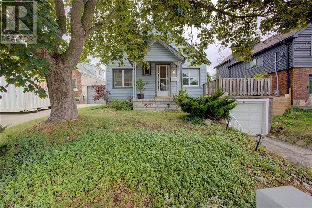 Kitchener, ON N2H2A1,20 DUNHAM Avenue