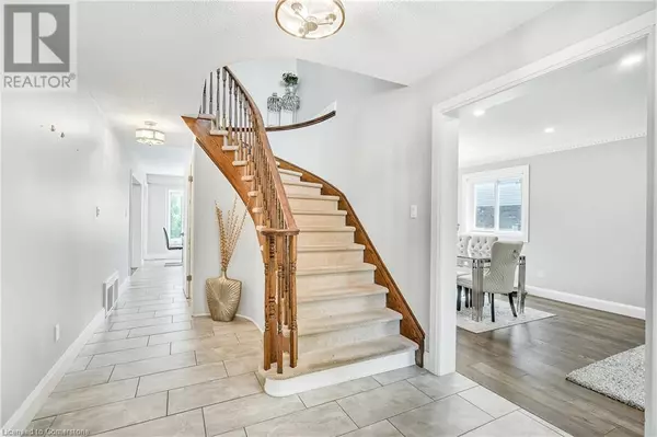 Grimsby, ON L3M5E2,11 SUMNER Crescent