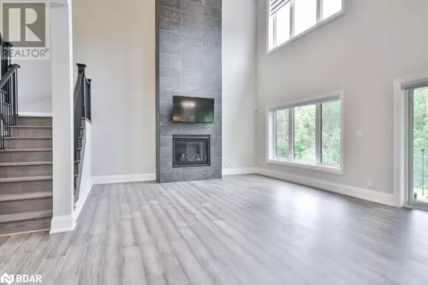 Coldwater, ON L0K1E0,4 CLYDESDALE Court