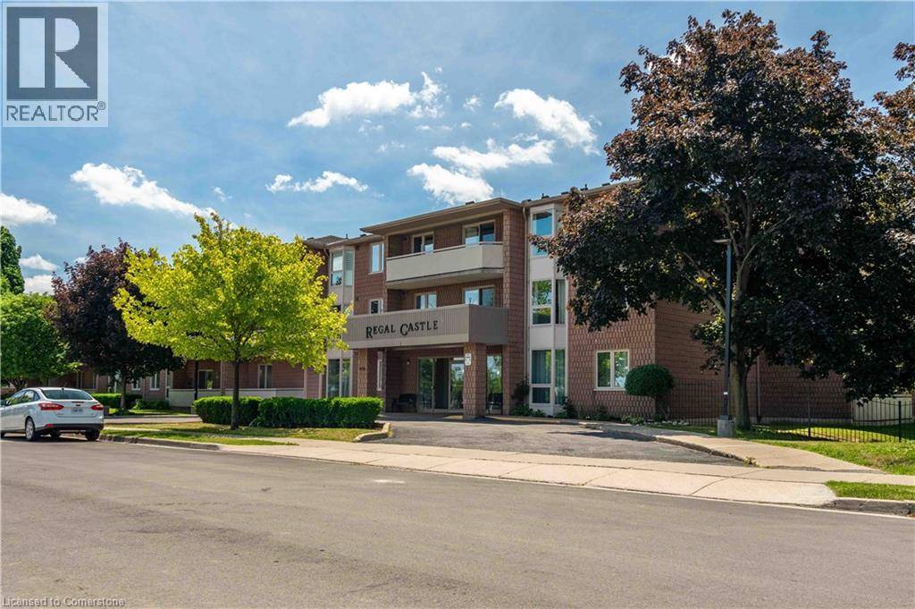 Hamilton, ON L9A2S7,416 LIMERIDGE RD East #216