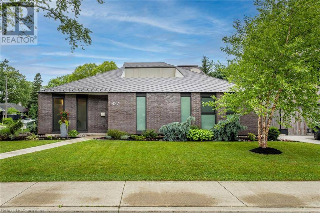 Burlington, ON L7S1J4,1427 BIRCH Avenue