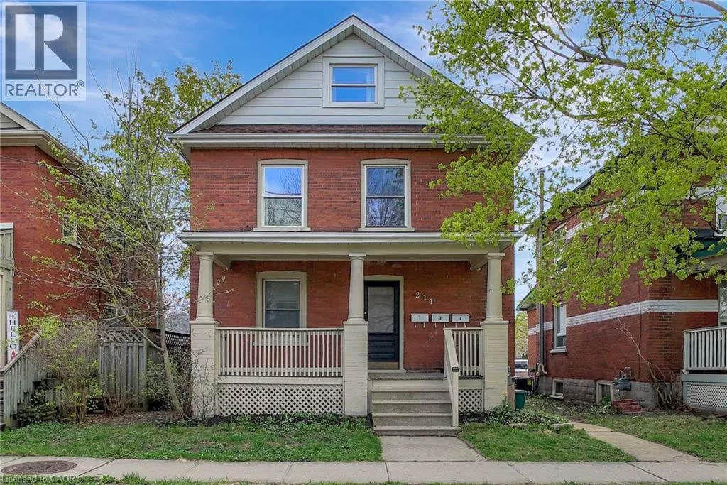 Cambridge, ON N3H2A6,211 DOLPH Street N