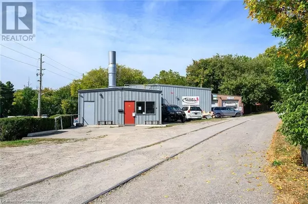 Hamilton, ON L9H2J2,347 HATT Street
