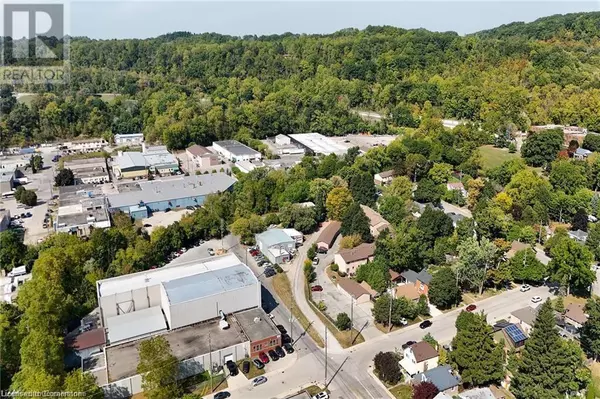 Hamilton, ON L9H2J2,347 HATT Street