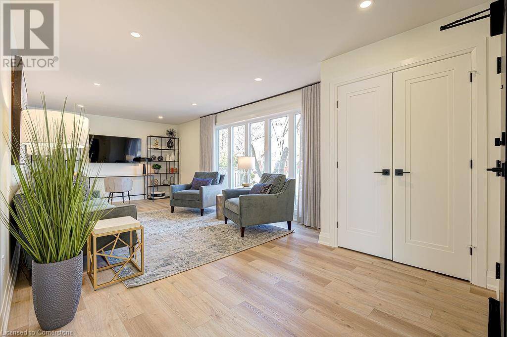 Burlington, ON L7S1L5,1456 OLGA DR #2