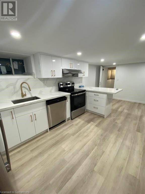 Hamilton, ON L8P3S9,215 QUEEN ST South #Lower