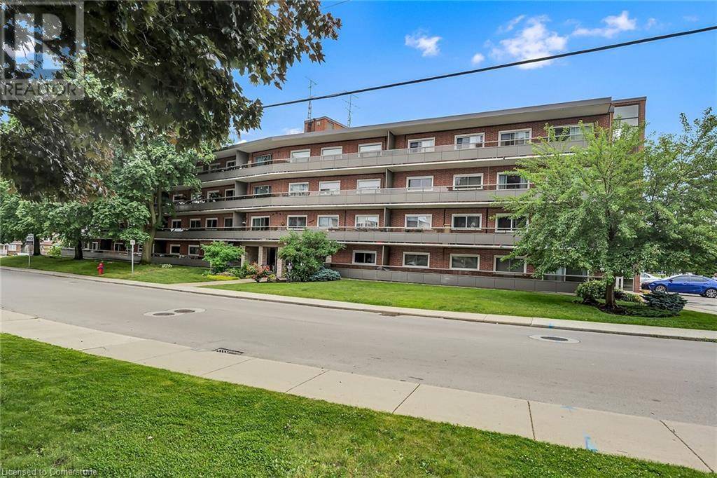 11 WOODMAN DR South #208, Hamilton, ON L8K4E3