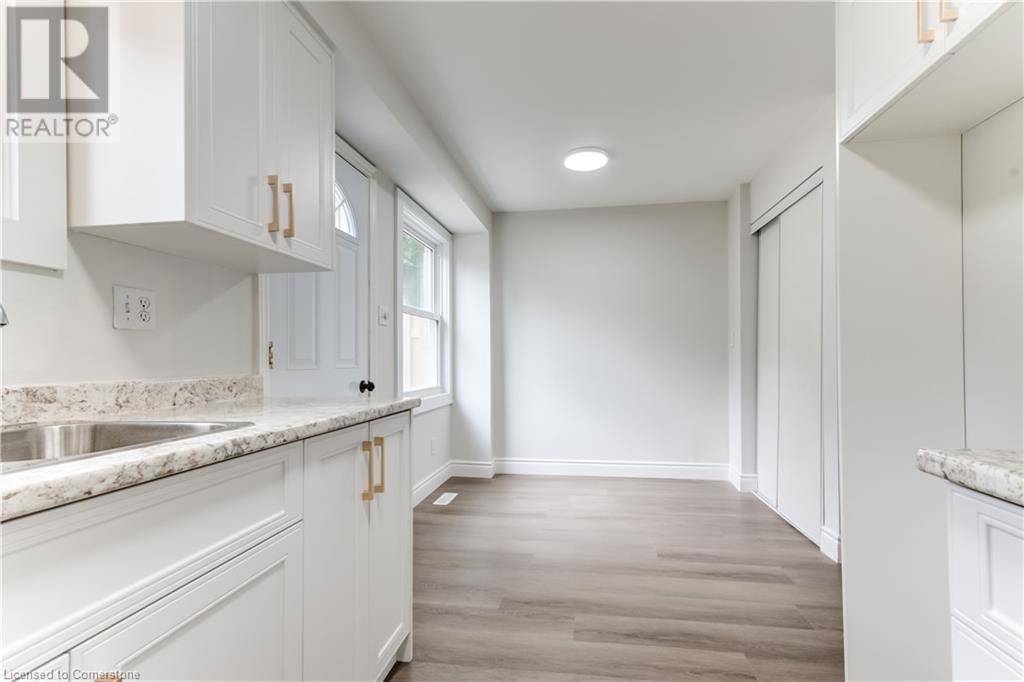 Kitchener, ON N2P1K3,165 GREEN VALLEY DR #89