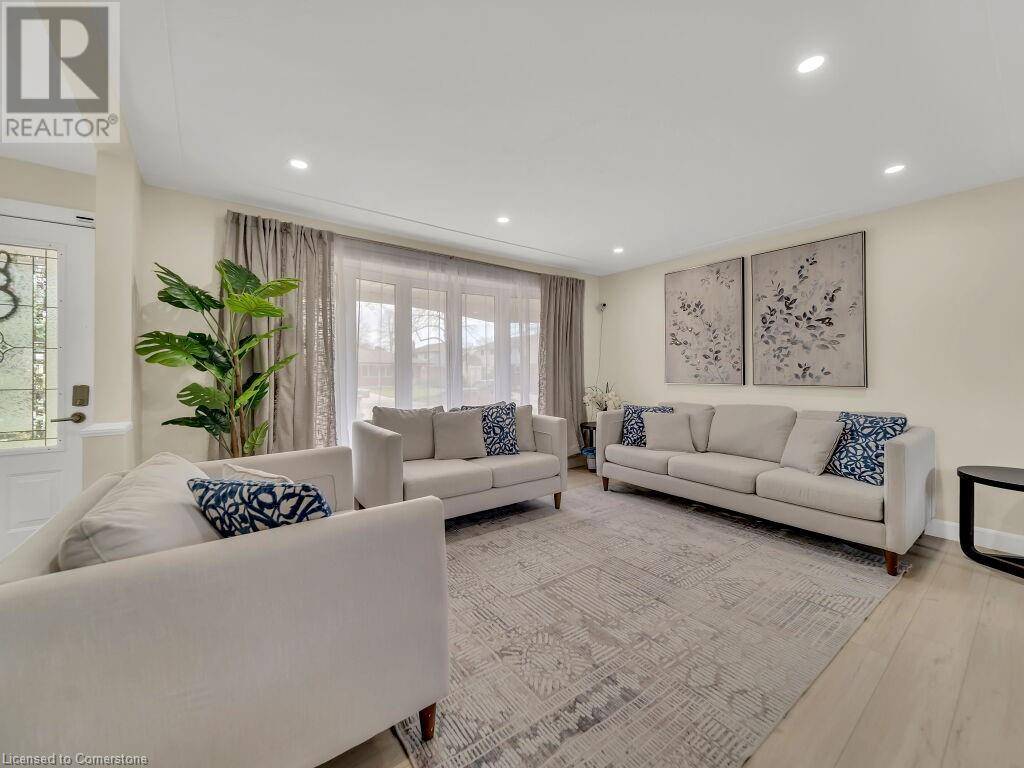 Kitchener, ON N2B2N7,75 BETTLEY Crescent