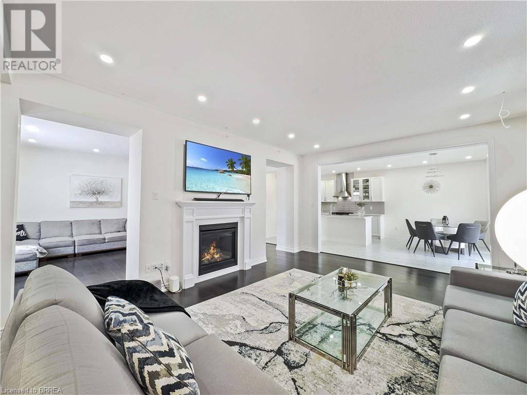 Paris, ON N3L0H9,37 DRAKE Avenue