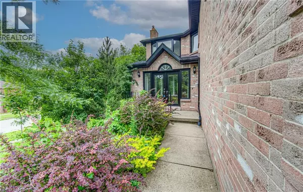Cambridge, ON N1T1G7,383 BURNETT Avenue