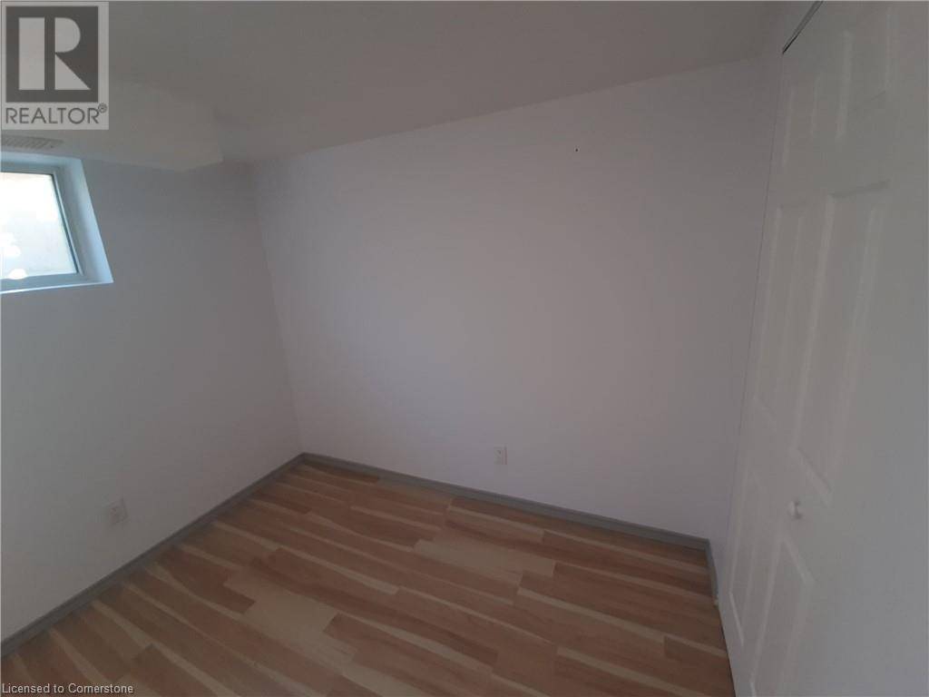 Waterloo, ON N2L3L1,123 COLUMBIA ST West #Lower