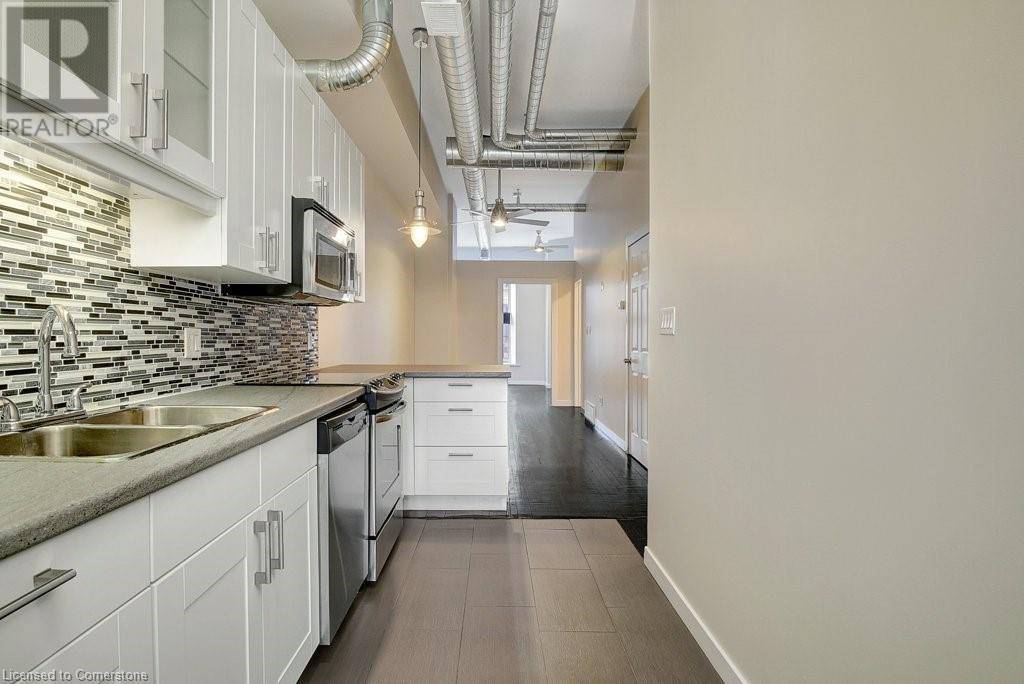 Cambridge, ON N1R1V6,31 MAIN ST #201