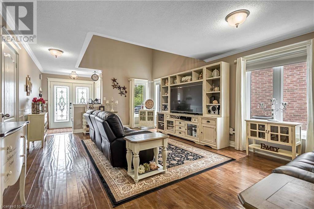 Brantford, ON N3S0C6,42 DAVIDSON Court