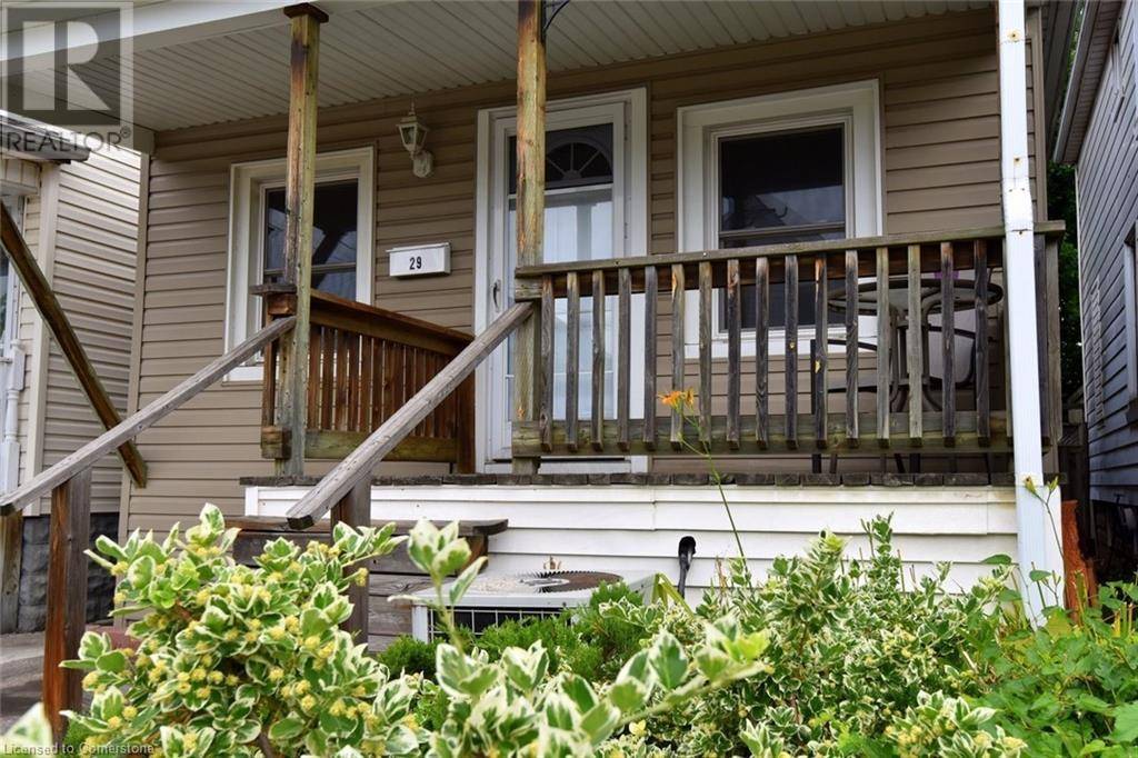 Hamilton, ON L8L2K5,29 MAYFLOWER Avenue