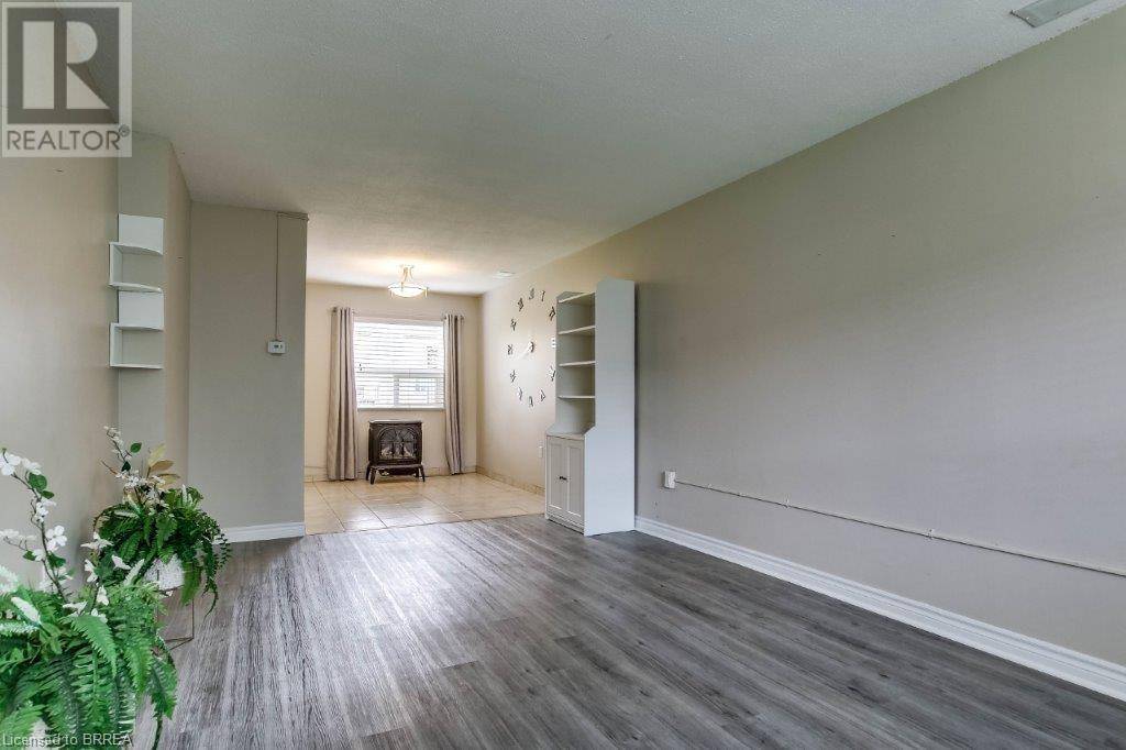 Ingersoll, ON N5C3T6,271 THAMES ST North #21