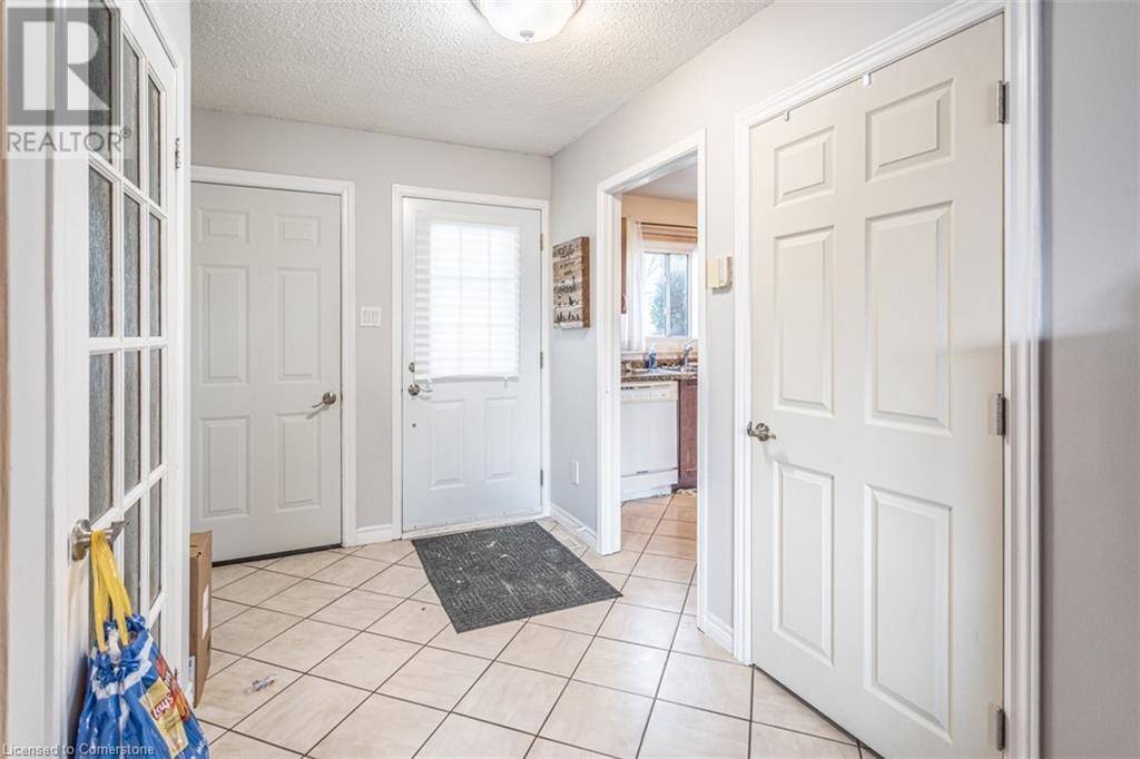 Hamilton, ON L8W1W7,201 QUEEN VICTORIA DR #117