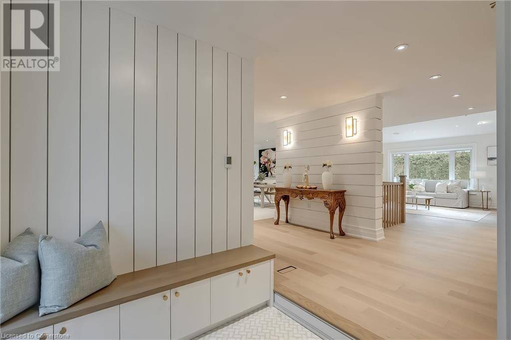 Oakville, ON L6J4V7,406 MAPLE GROVE Drive