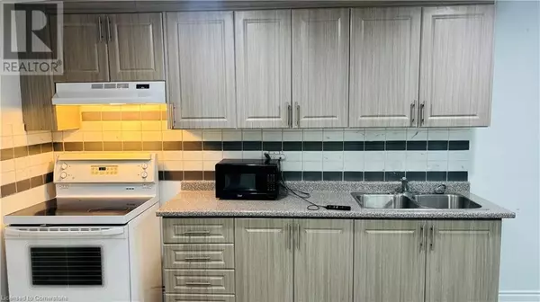 Kitchener, ON N2R0B3,27 ELMBANK TRL #Basement