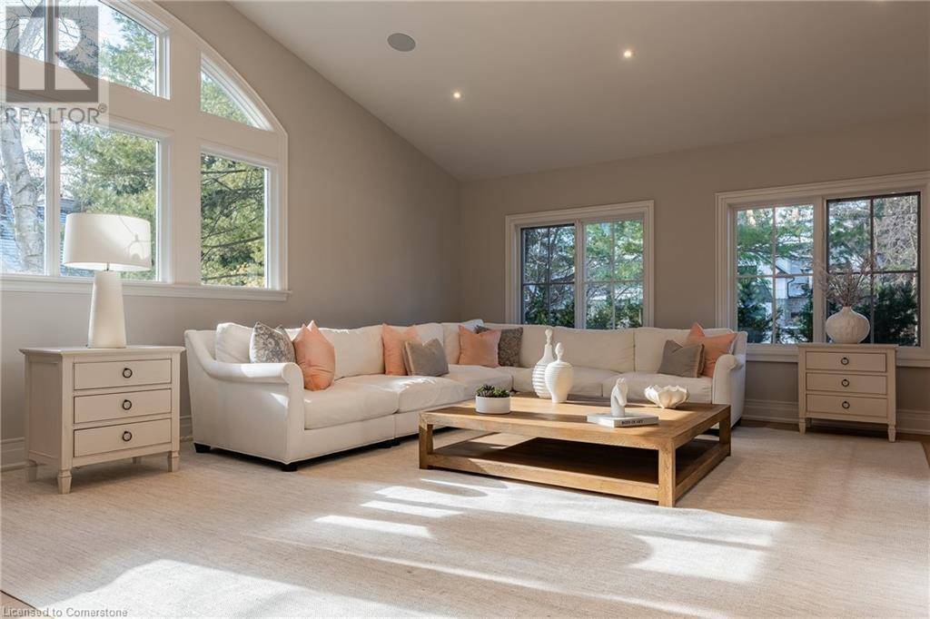 Oakville, ON L6J2P8,1310 DUNCAN Road