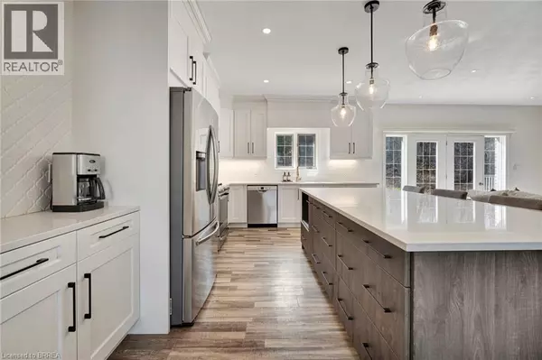 Brantford, ON N3T0M6,30 DOUGLAS Street