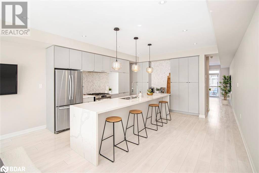 Oakville, ON L6H0L4,177 HUGUENOT Road