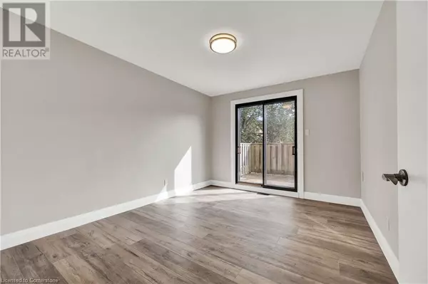 Kitchener, ON N2H3L7,102 SYDNEY ST North #2