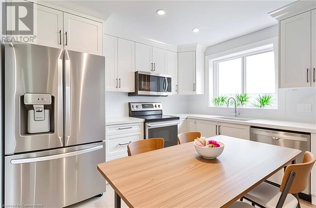 Hamilton, ON L8T3L2,63 FERNWOOD Crescent