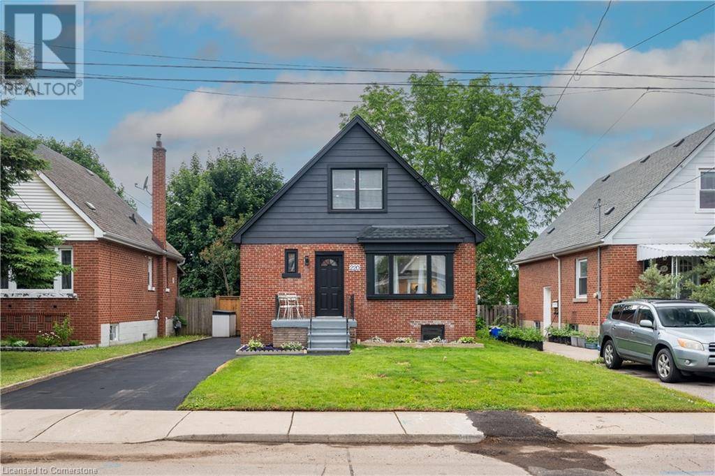 Hamilton, ON L8K3M7,220 HOLMESDALE Avenue S