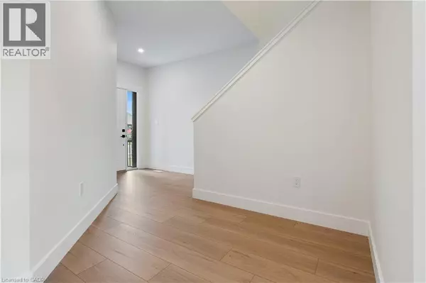 Waterford, ON N0E1Y0,111 AMBER Street