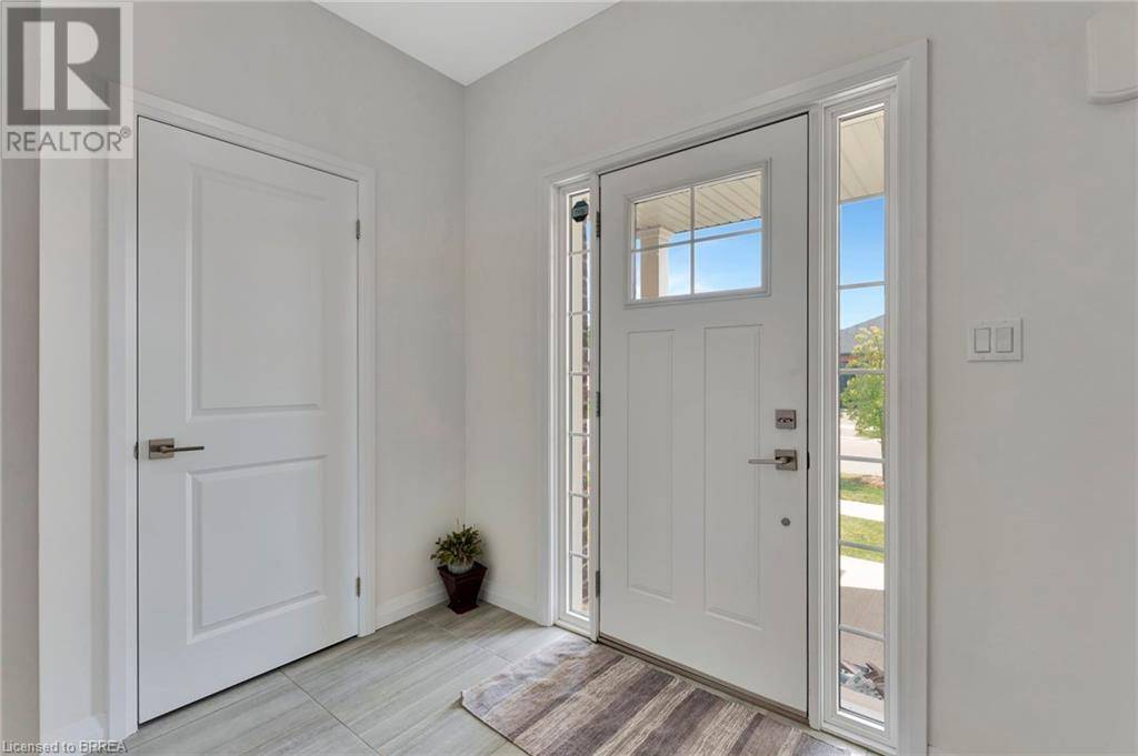 Brantford, ON N3S7J6,16 CUMBERLAND Street