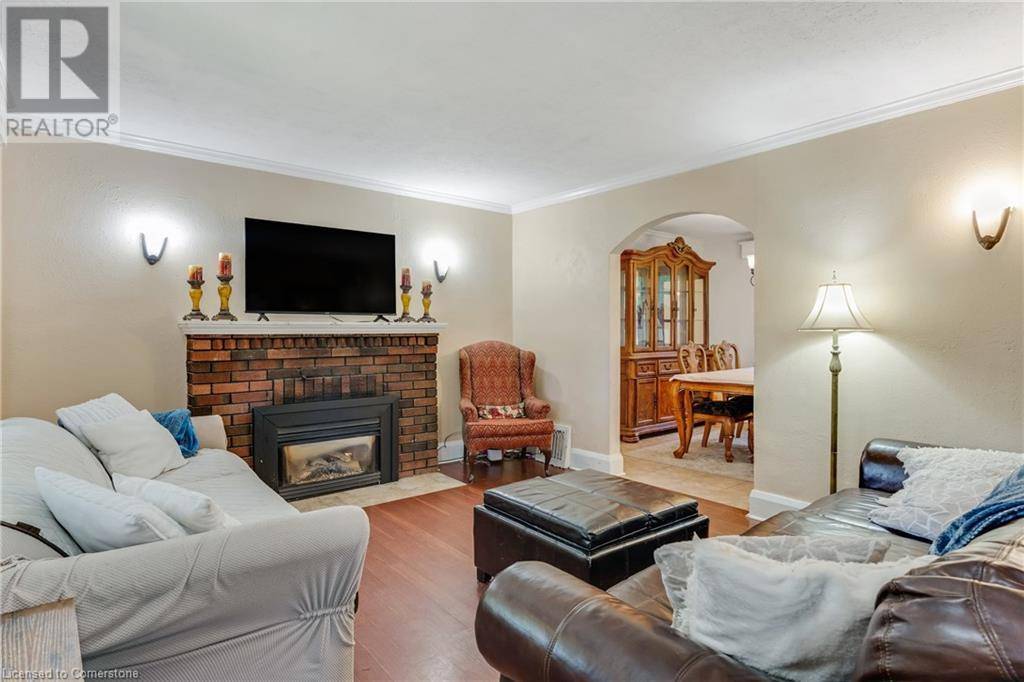 Brantford, ON N3S4A5,332 WELLINGTON Street