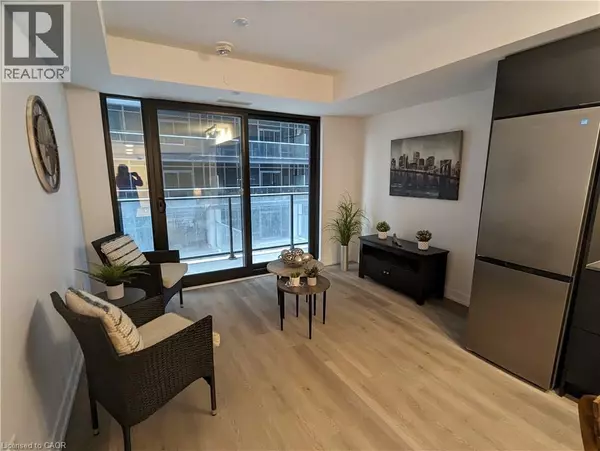 Hamilton, ON L8R3J2,1 JARVIS ST #518