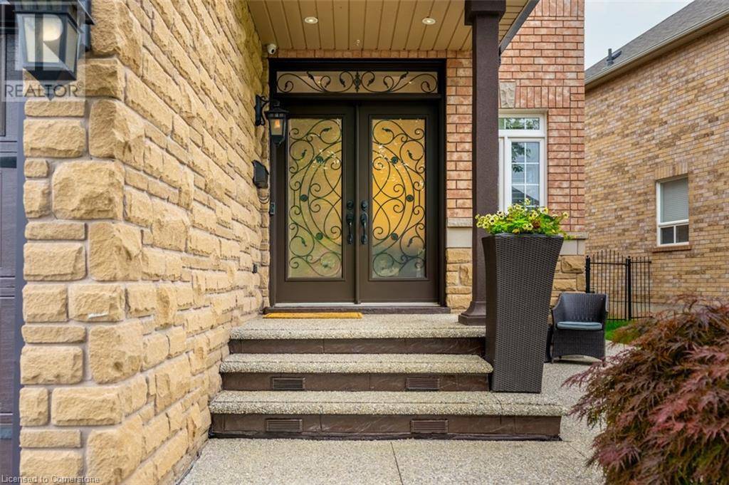 Oakville, ON L6M4R9,2179 GLENCAIRN Road