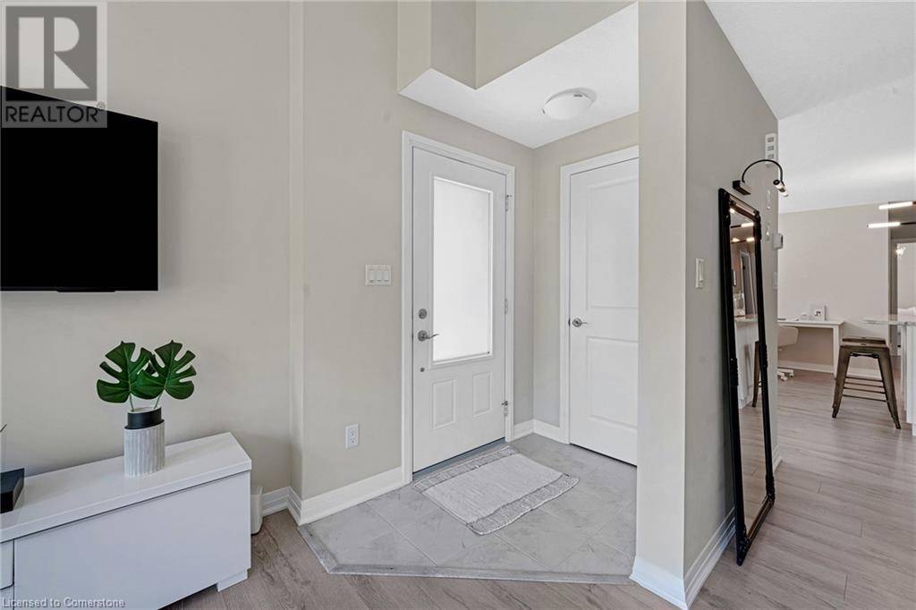 Kitchener, ON N2P0H2,115 SOUTH CREEK DR #10D