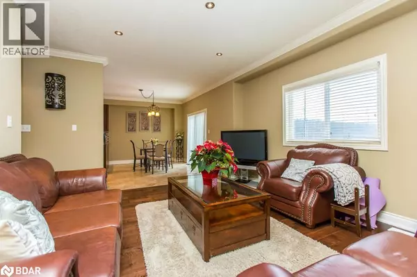 Barrie, ON L4N0J6,62 DUNNETT Drive