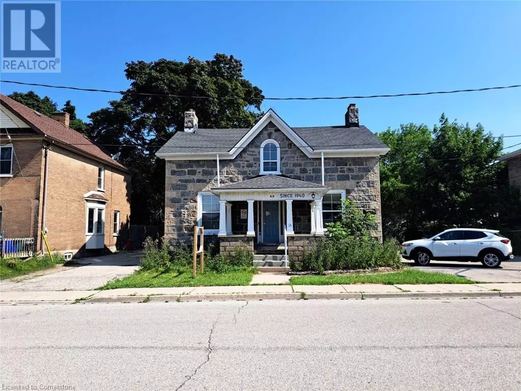 Cambridge, ON N1R2E7,18 WALNUT Street