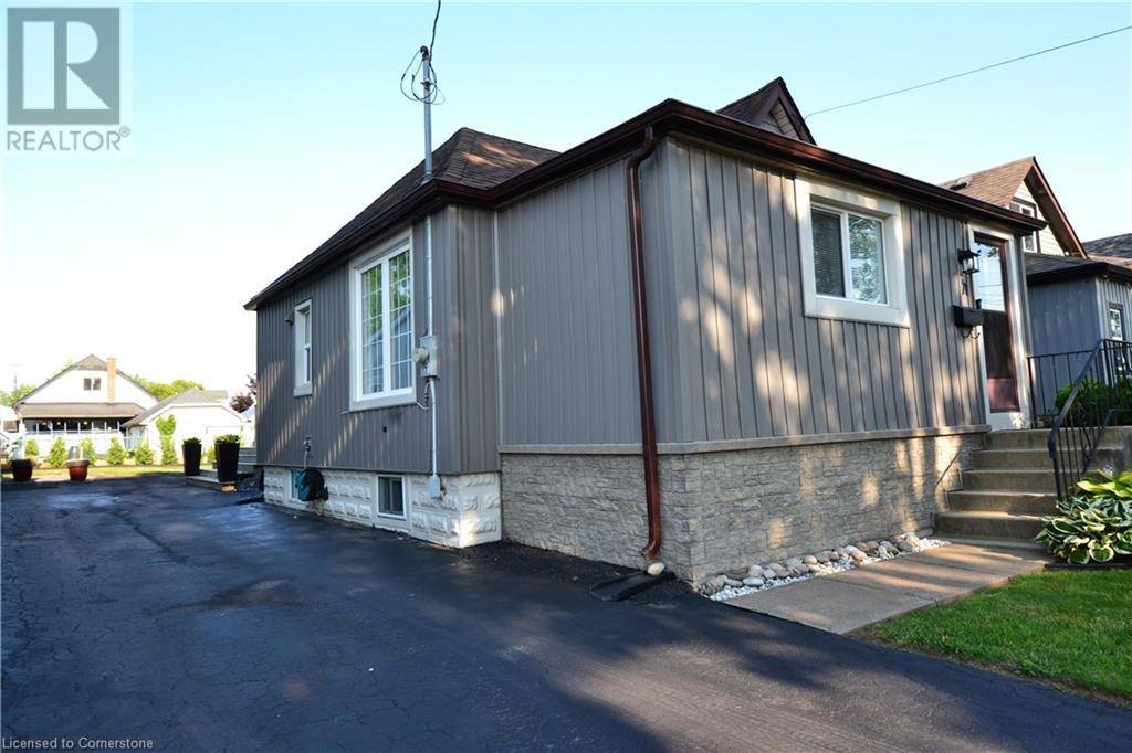 Welland, ON L3B2L7,71 DEERE Street