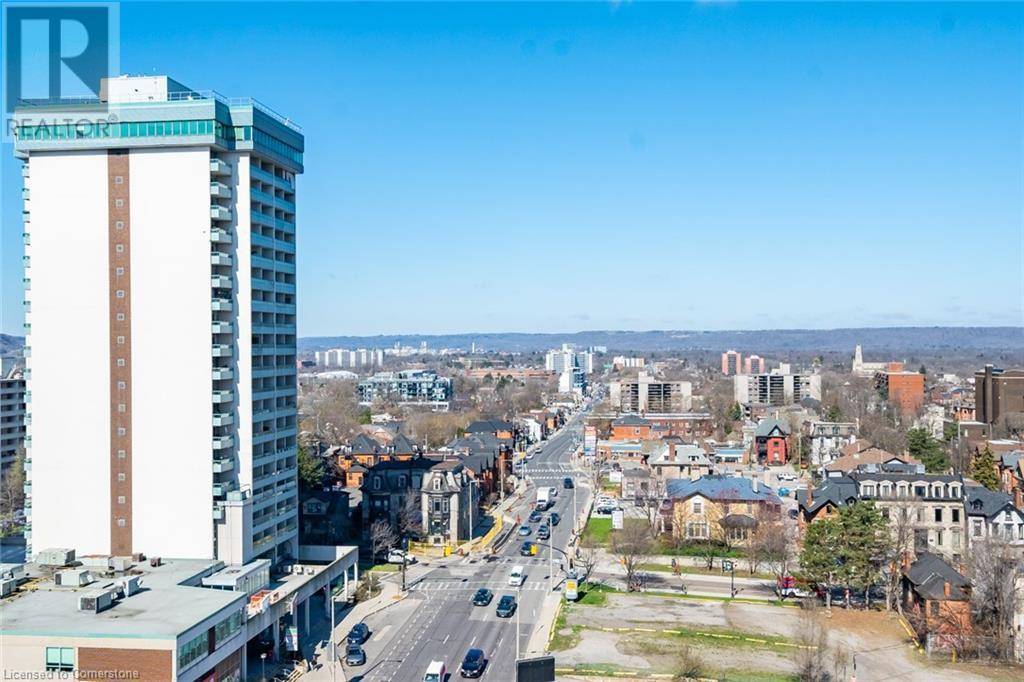 150 MAIN ST West #PH3, Hamilton, ON L8P1H8