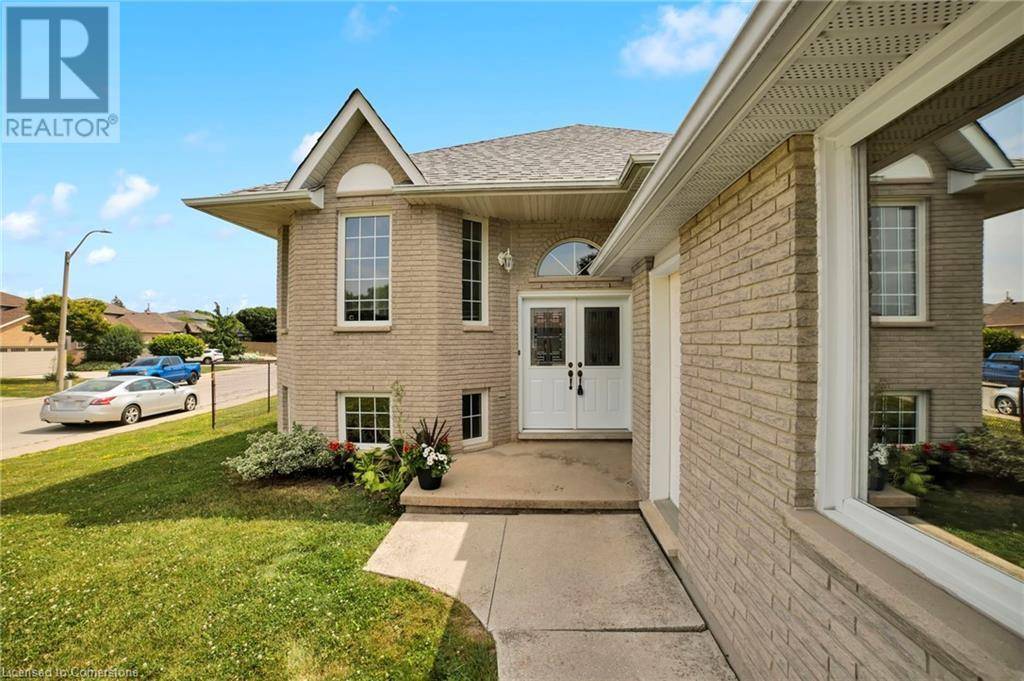 Hamilton, ON L9B2J2,3 MASSENA Drive