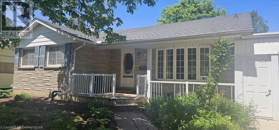 Kitchener, ON N2M4K4,370 GREENBROOK Drive