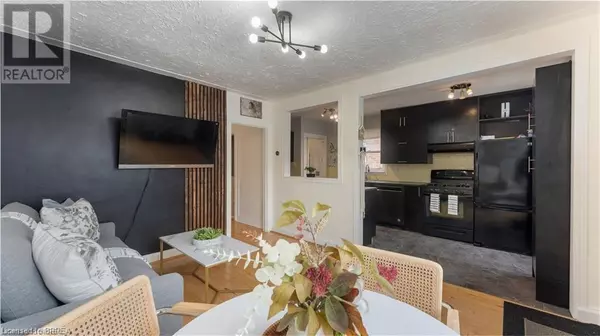 Brantford, ON N3R4R2,69 LYONS Avenue