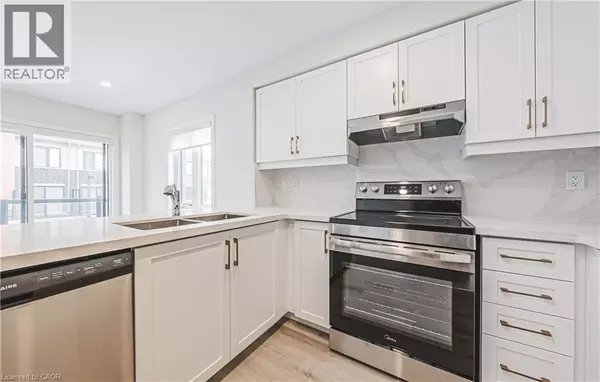 Hamilton, ON L8H1L9,55 DRYDEN LANE Lane