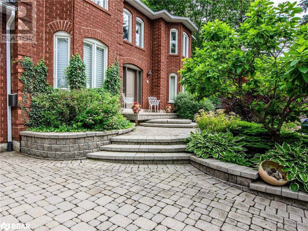 Springwater, ON L9X0S1,68 ALANA Drive