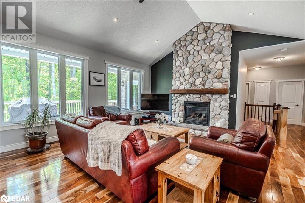 Oro-medonte, ON L0L1T0,33 SPRINGHOME Road