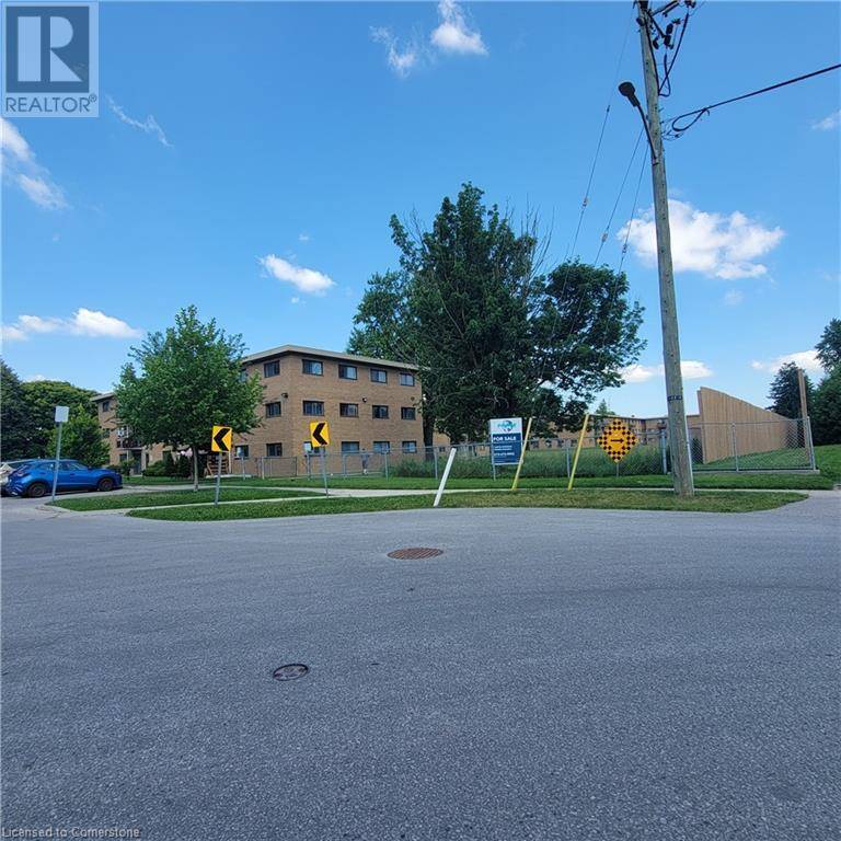 London, ON N5W2S1,1830 DUMONT ST #202