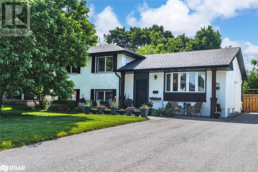 45 OTTAWAY Avenue, Barrie, ON L4M2W8