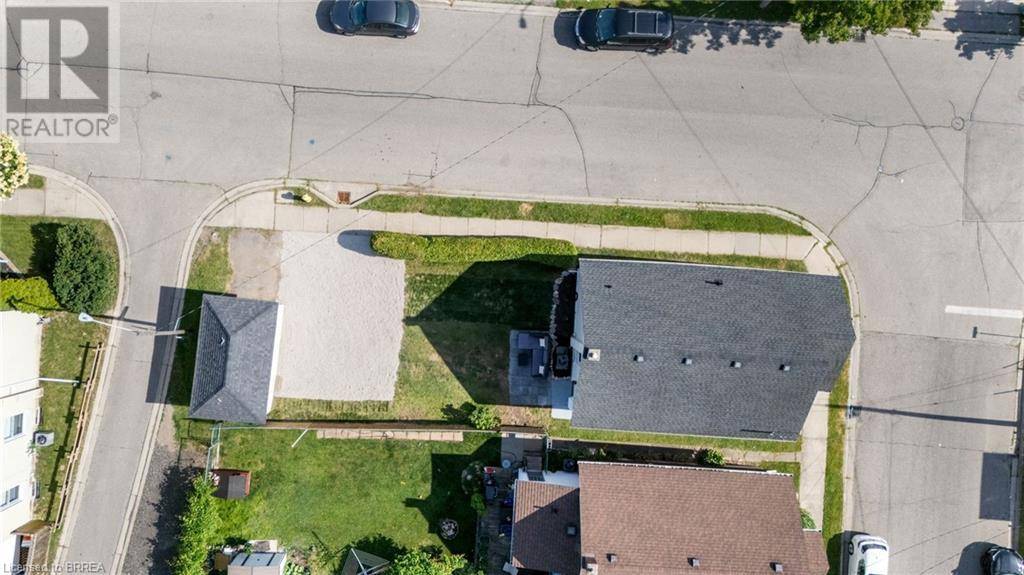 Brantford, ON N3S2N4,90 GORDON Street