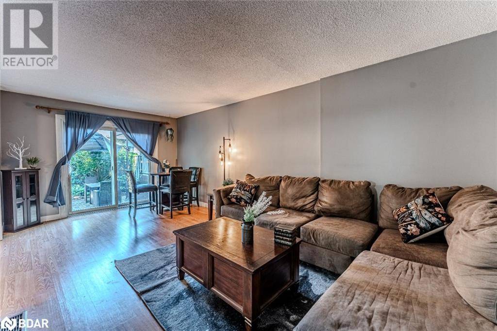 Barrie, ON L4N4S6,28 DONALD ST #20